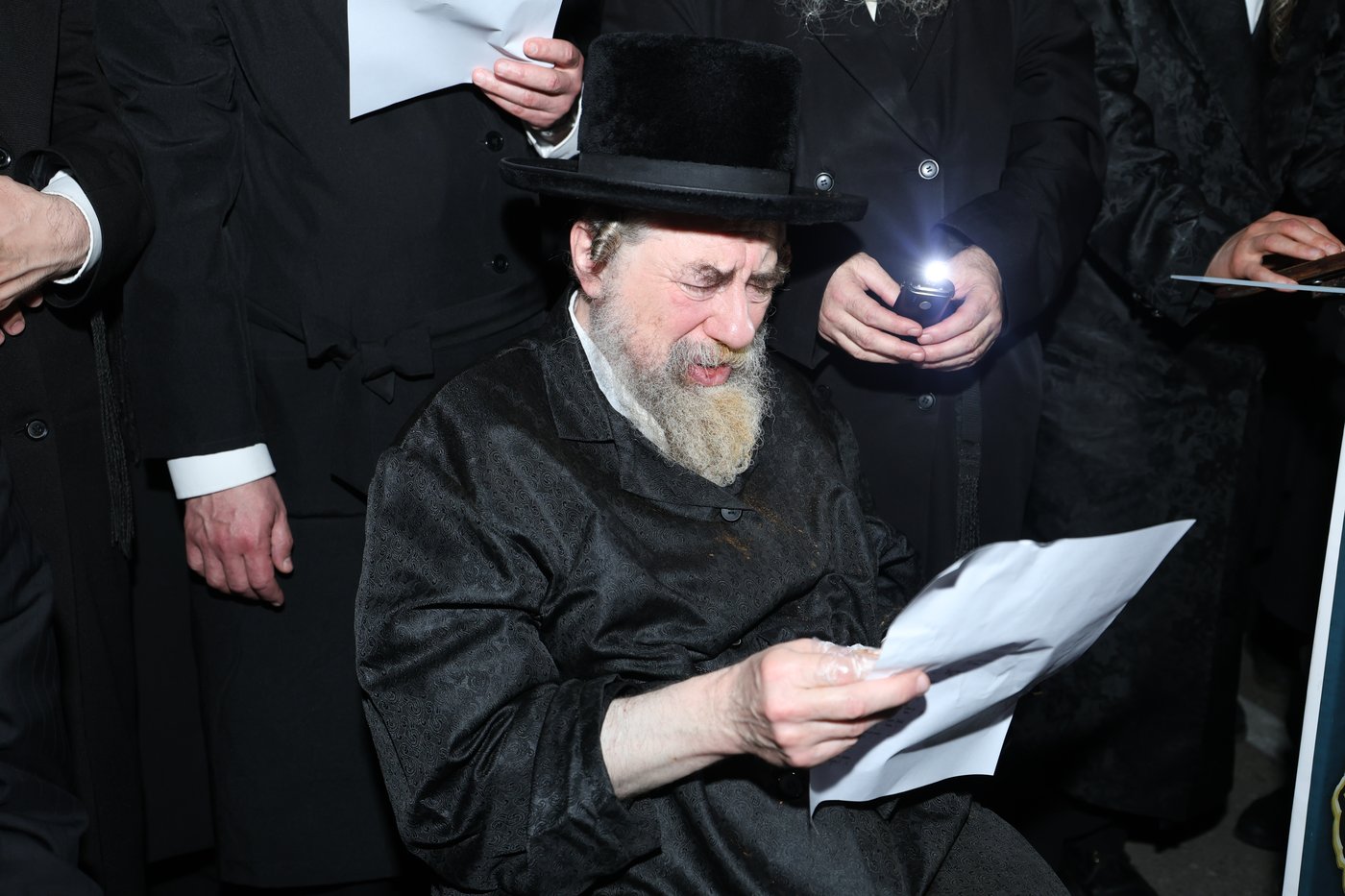 מחאת קהילות החסידים בראשות גדולי האדמו"רים מול כלא 10