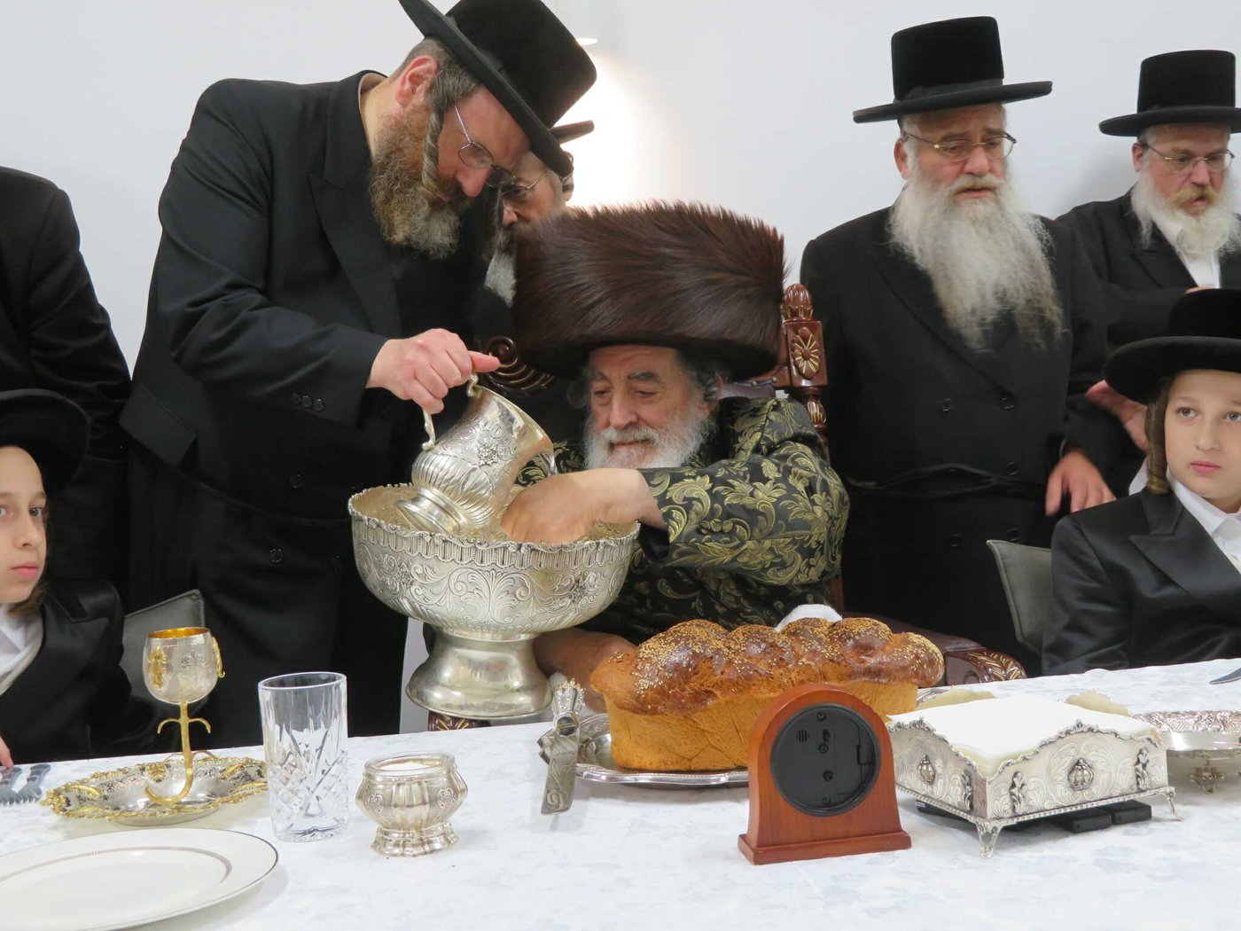 שמחת הבר מצווה לניניו התאומים של האדמו"ר מויז'ניץ
