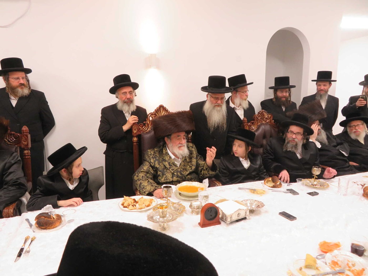 שמחת הבר מצווה לניניו התאומים של האדמו"ר מויז'ניץ