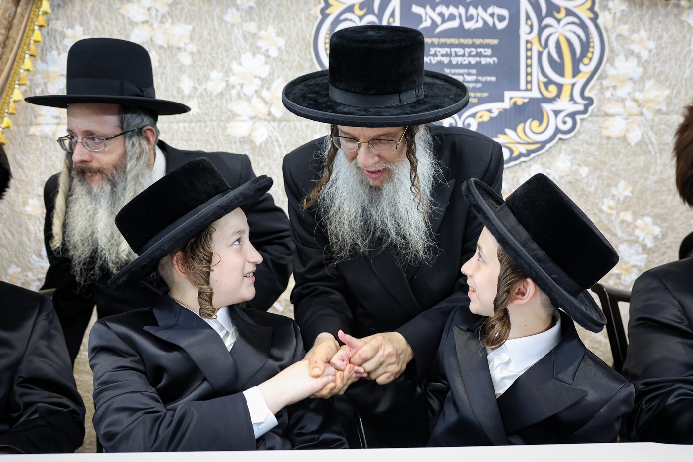 שמחת הבר מצווה לתאומים מסאטמר