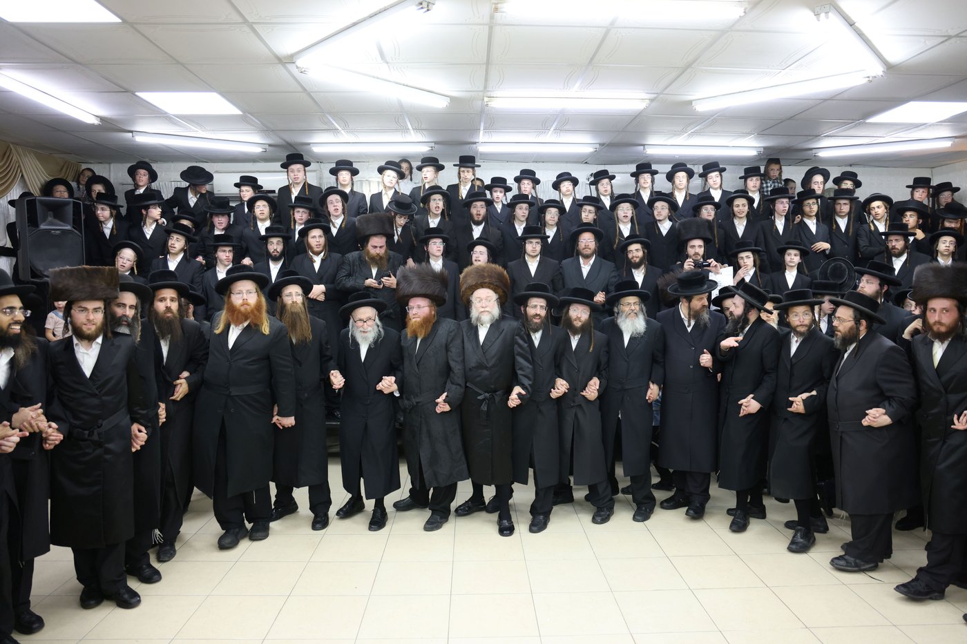 הכנסת ס"ת לביהמ"ד קהל חסידי ירושלים בבית שמש 