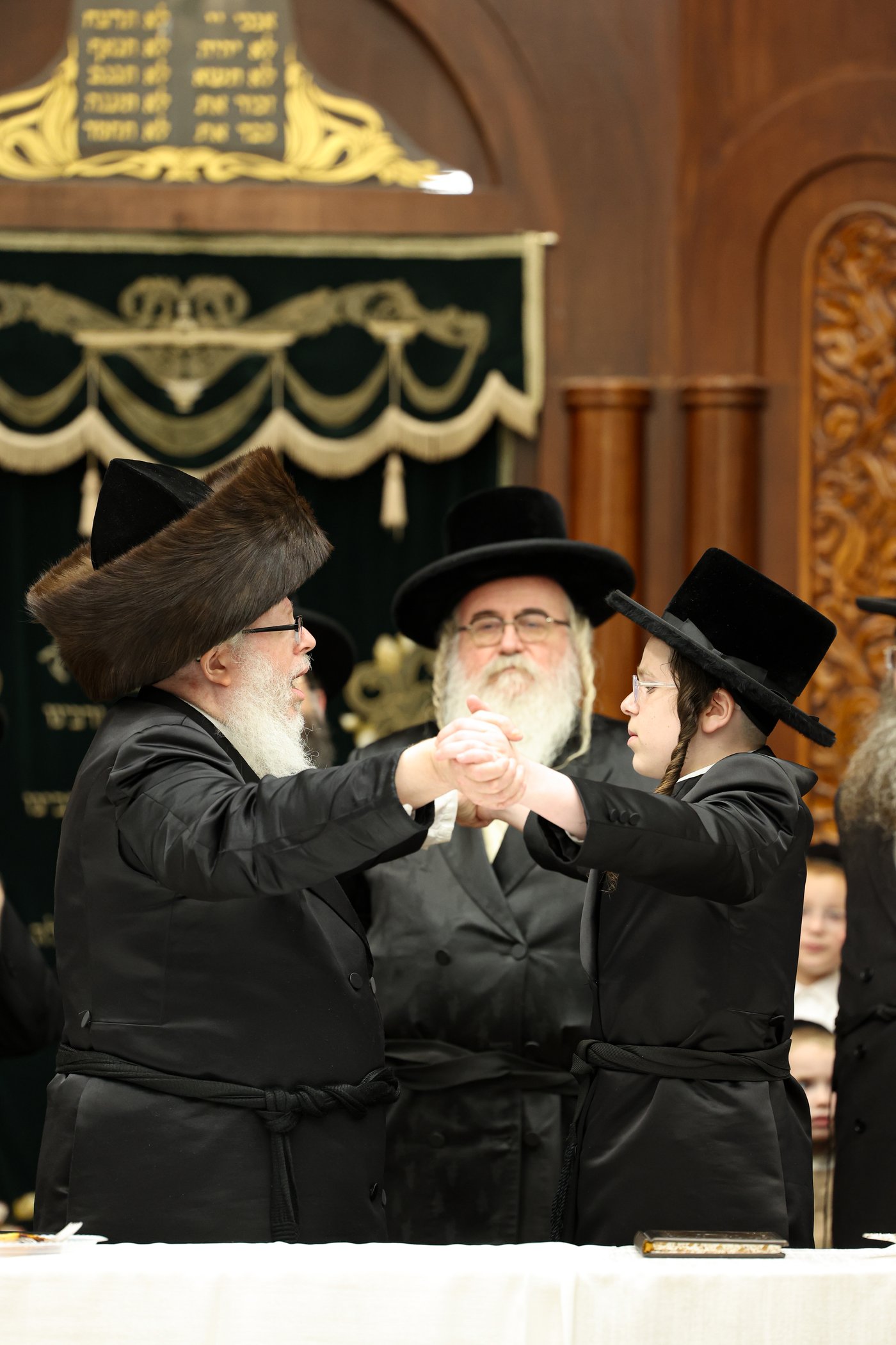 שמחת הבר מצוה לנכד האדמו"ר מבוהוש