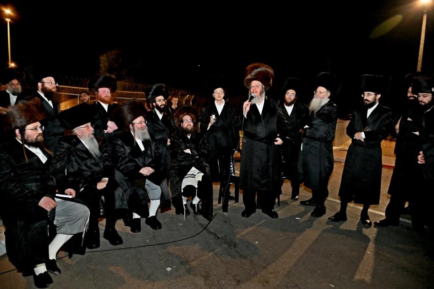 מחאת קהילות החסידים מול שערי כלא 10