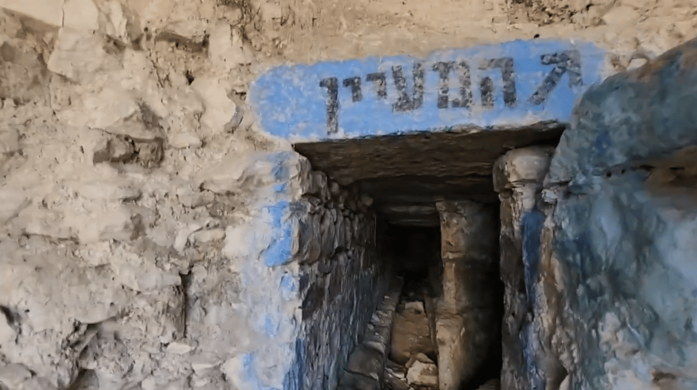 מעין נובע מבית המקדש | טבילה במעיין בן 500 שנה!
