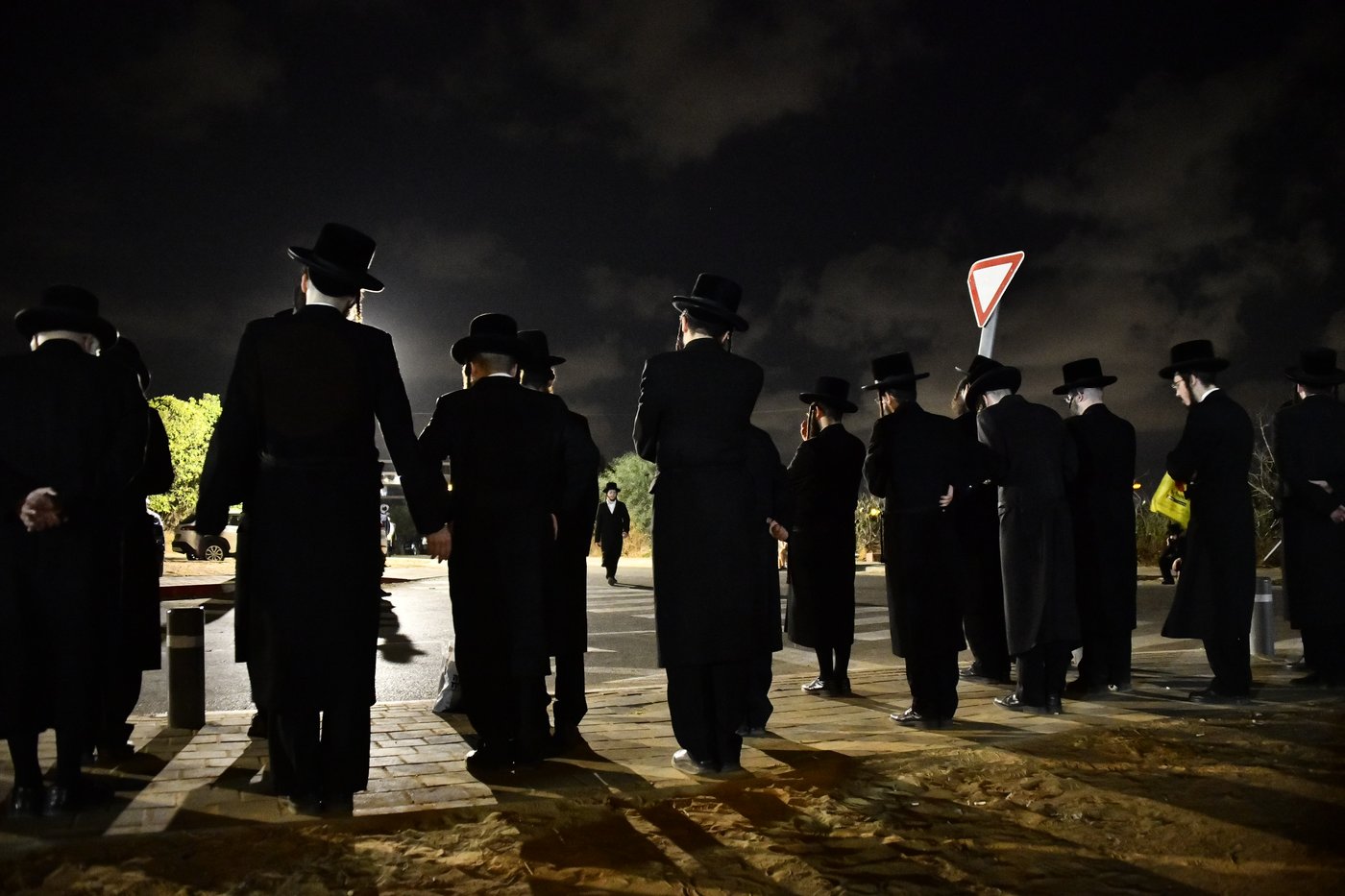 העצרת אמש מחוץ לשערי כלא 10