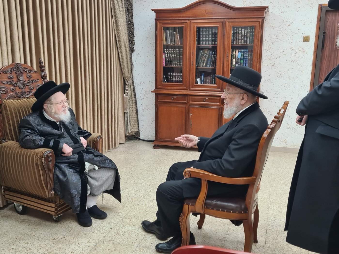 ניחום אבלים אצל האחים האדמו"רים מקרעטשניף ופרמישלאן