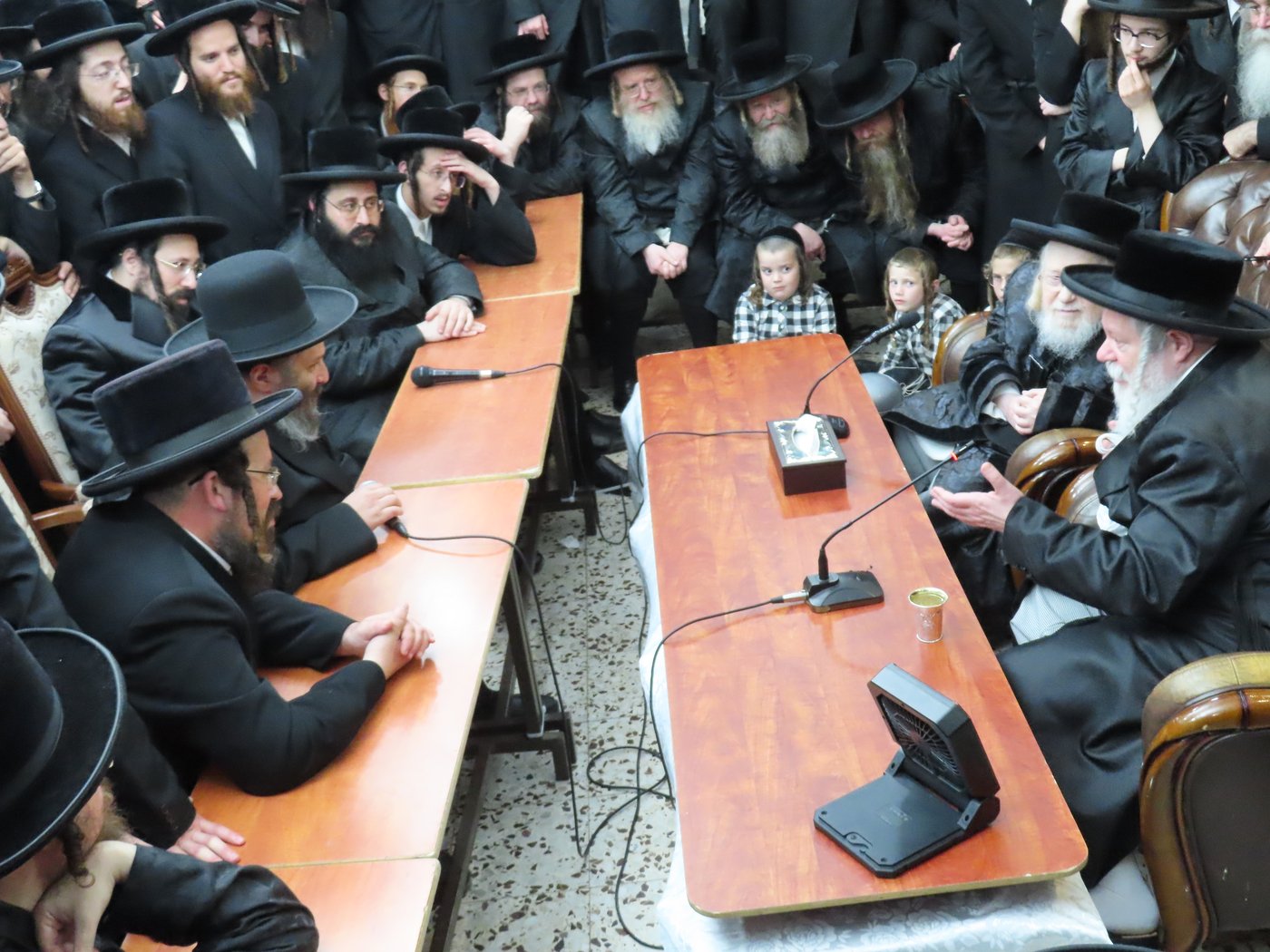 ניחום אבלים אצל האחים האדמו"רים מקרעטשניף ופרמישלאן