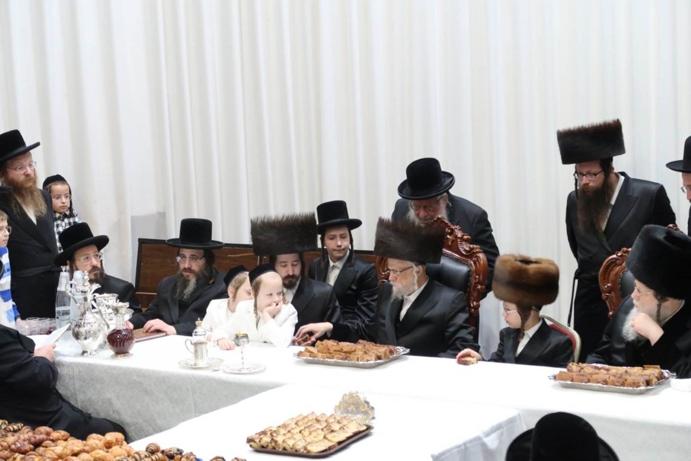 האדמו"ר מסערט ויז'ניץ ומודז'יץ בטיש לחיים משותף