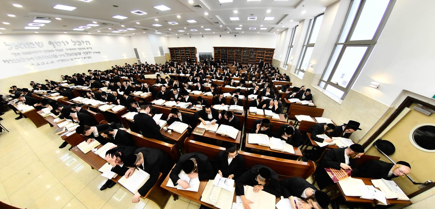 פתיחת הזמן בישיבת באבוב