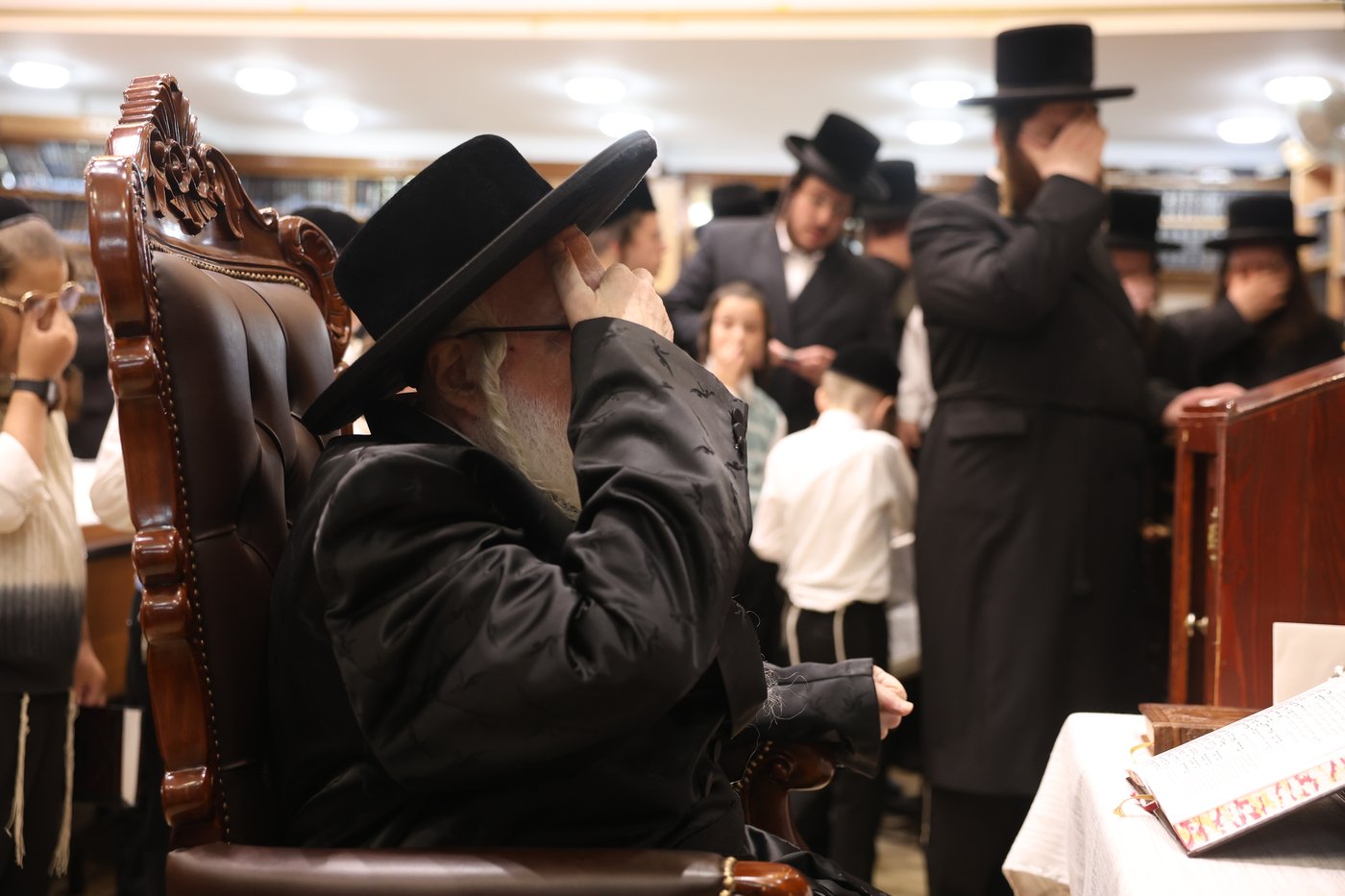 האדמו"ר מצאנז בקבלת קהל בעיה"ק צפת