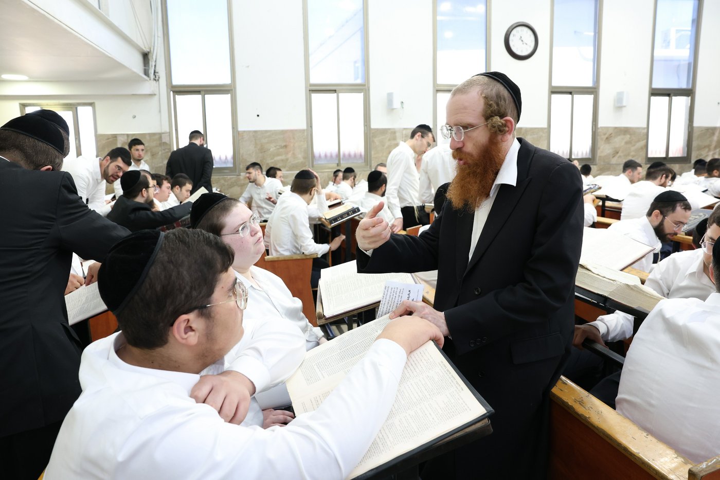 הגאון רבי משה שטרנבוך בפתיחת הזמן