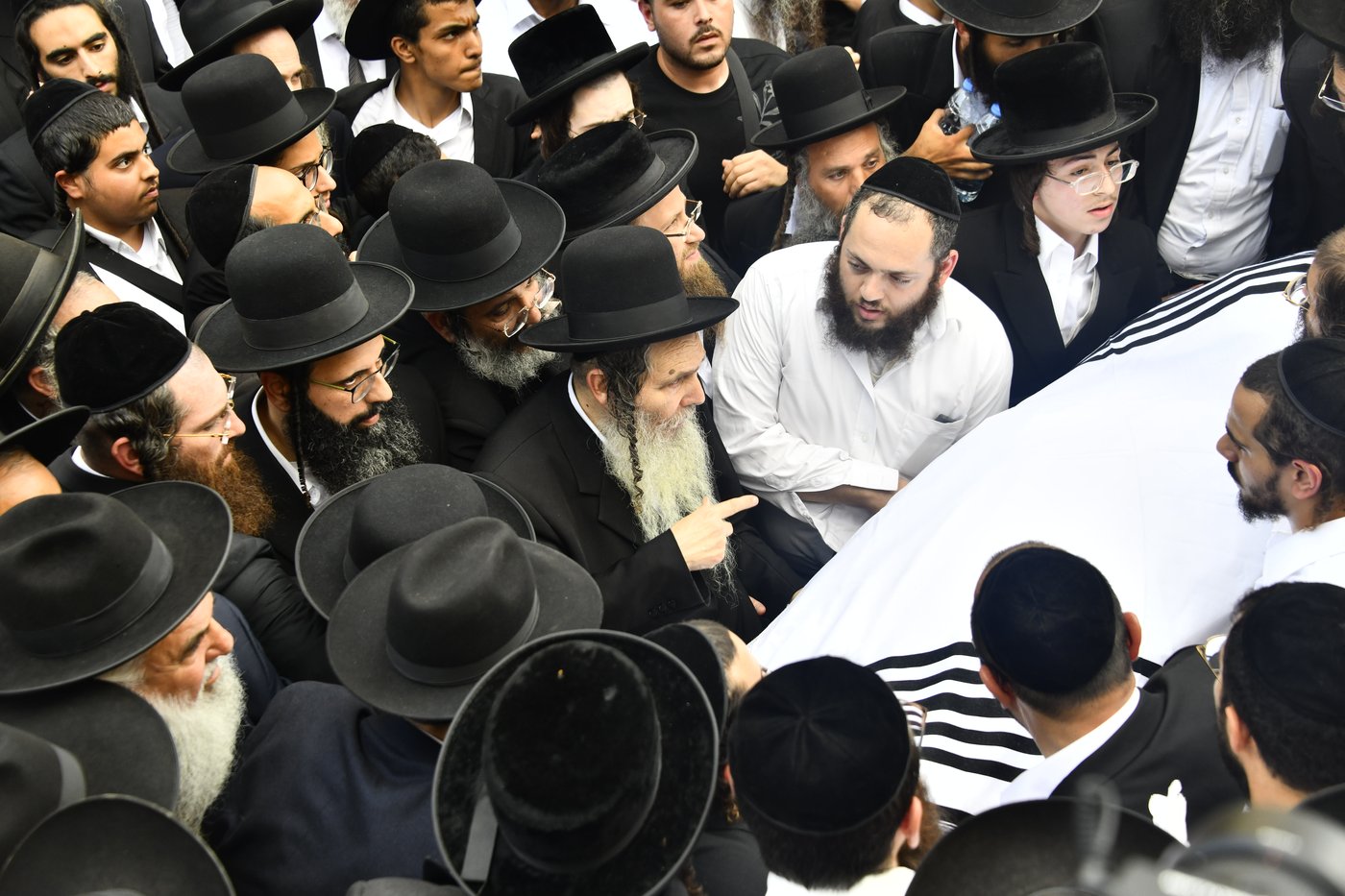 מסע הלוויית המקובל הגה"צ רבי דוד חיים שטרן זצ"ל