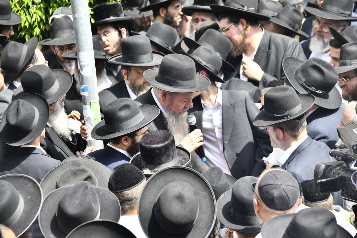 מסע הלוויית המקובל הגה"צ רבי דוד חיים שטרן זצ"ל