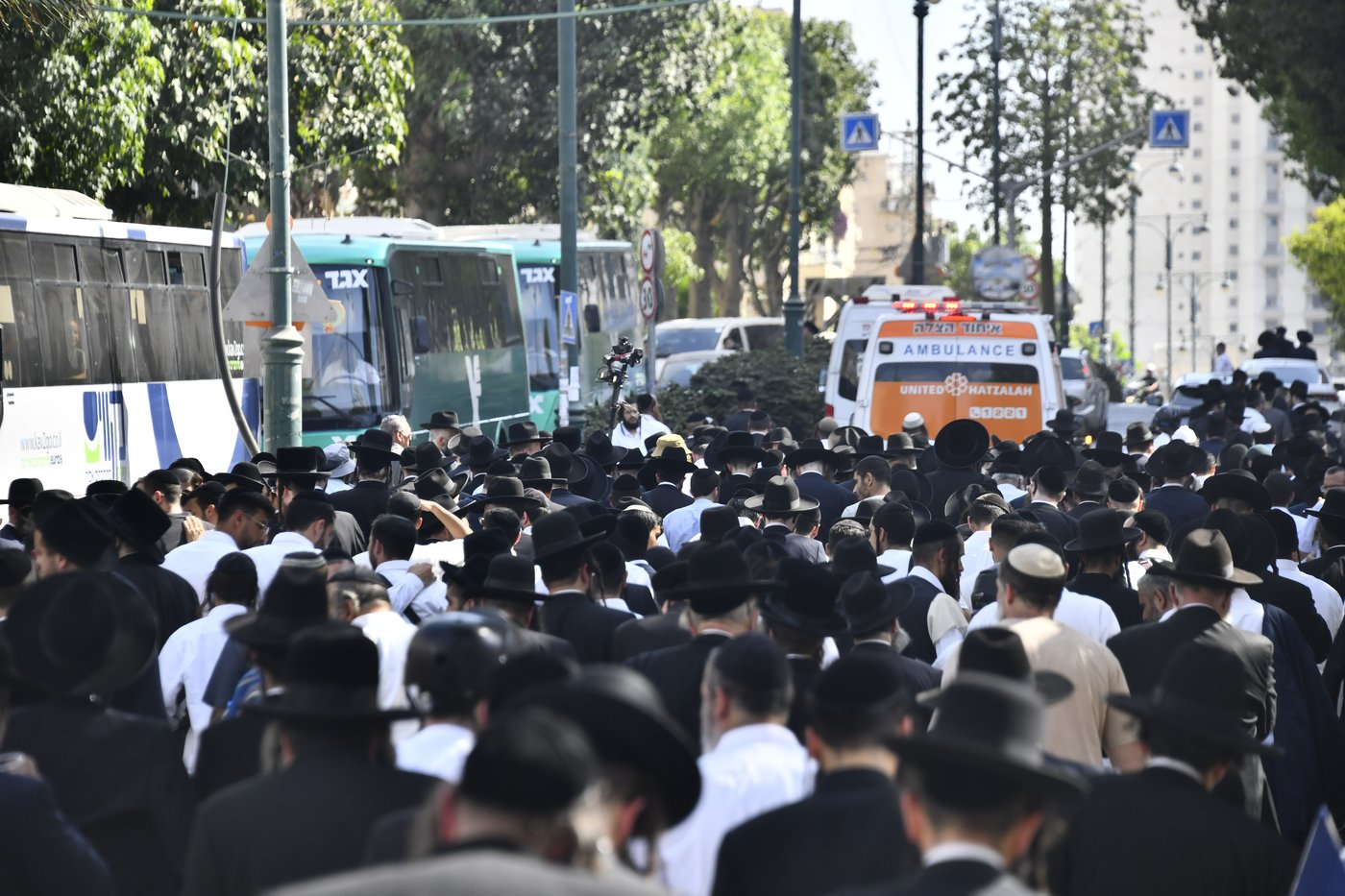 מסע הלוויית המקובל הגה"צ רבי דוד חיים שטרן זצ"ל