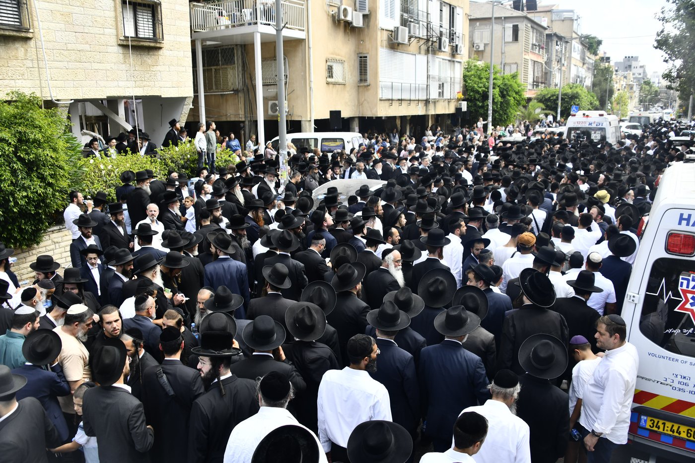 מסע הלוויית המקובל הגה"צ רבי דוד חיים שטרן זצ"ל