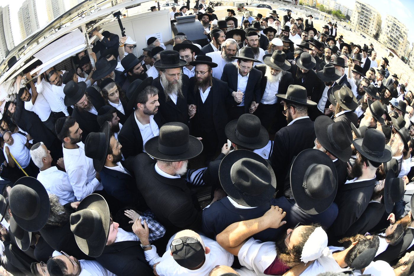 מסע הלוויית המקובל הגה"צ רבי דוד חיים שטרן זצ"ל