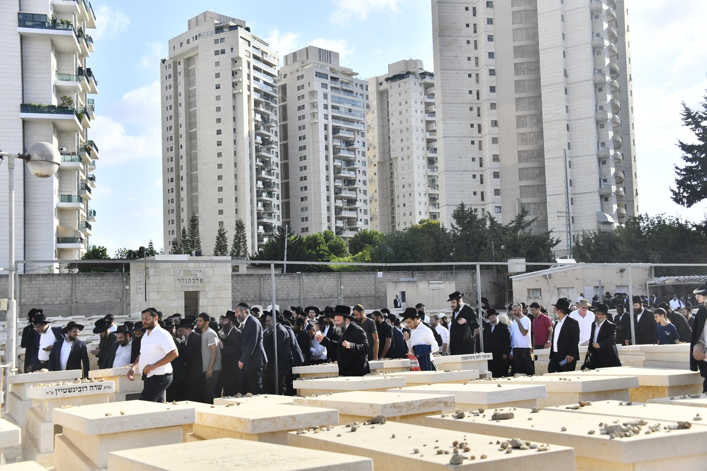 מסע הלוויית המקובל הגה"צ רבי דוד חיים שטרן זצ"ל