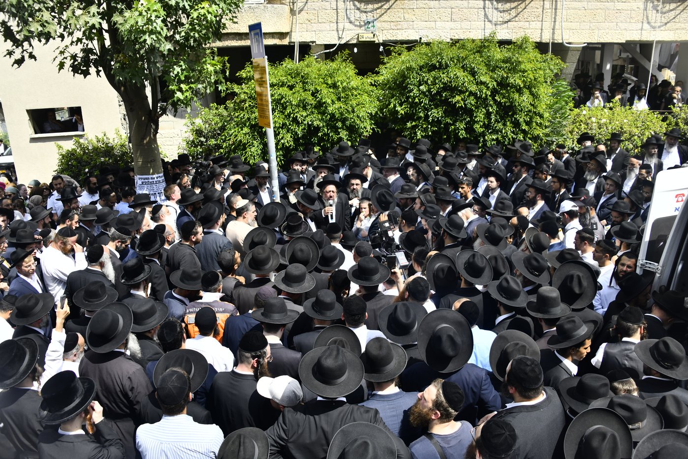 מסע הלוויית המקובל הגה"צ רבי דוד חיים שטרן זצ"ל