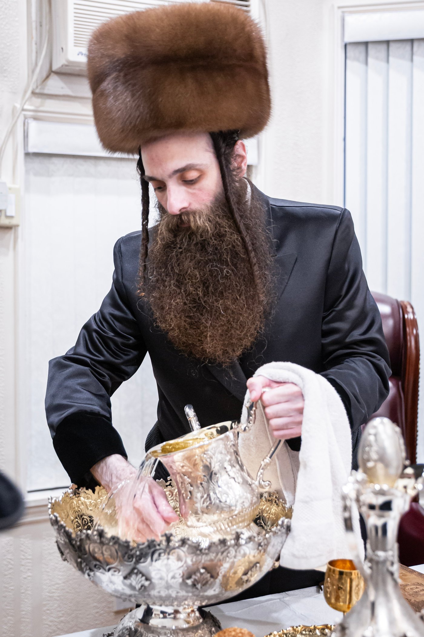 האדמו"ר מקאסוב בסעודת ראש חודש אלול