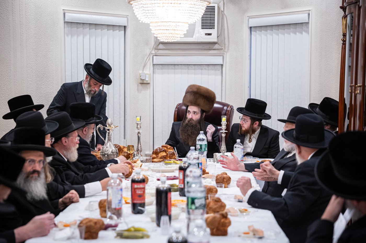האדמו"ר מקאסוב בסעודת ראש חודש אלול