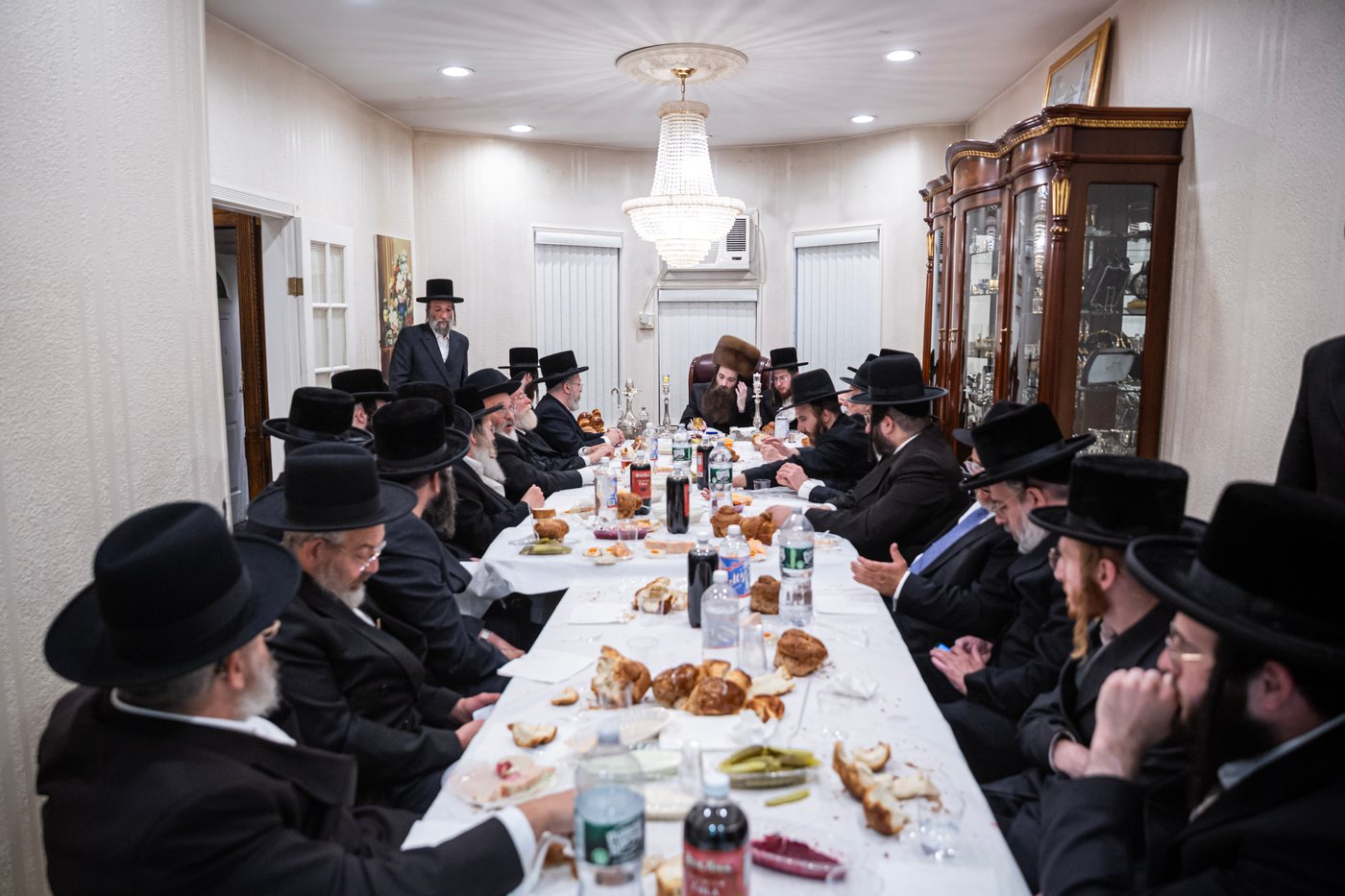 האדמו"ר מקאסוב בסעודת ראש חודש אלול