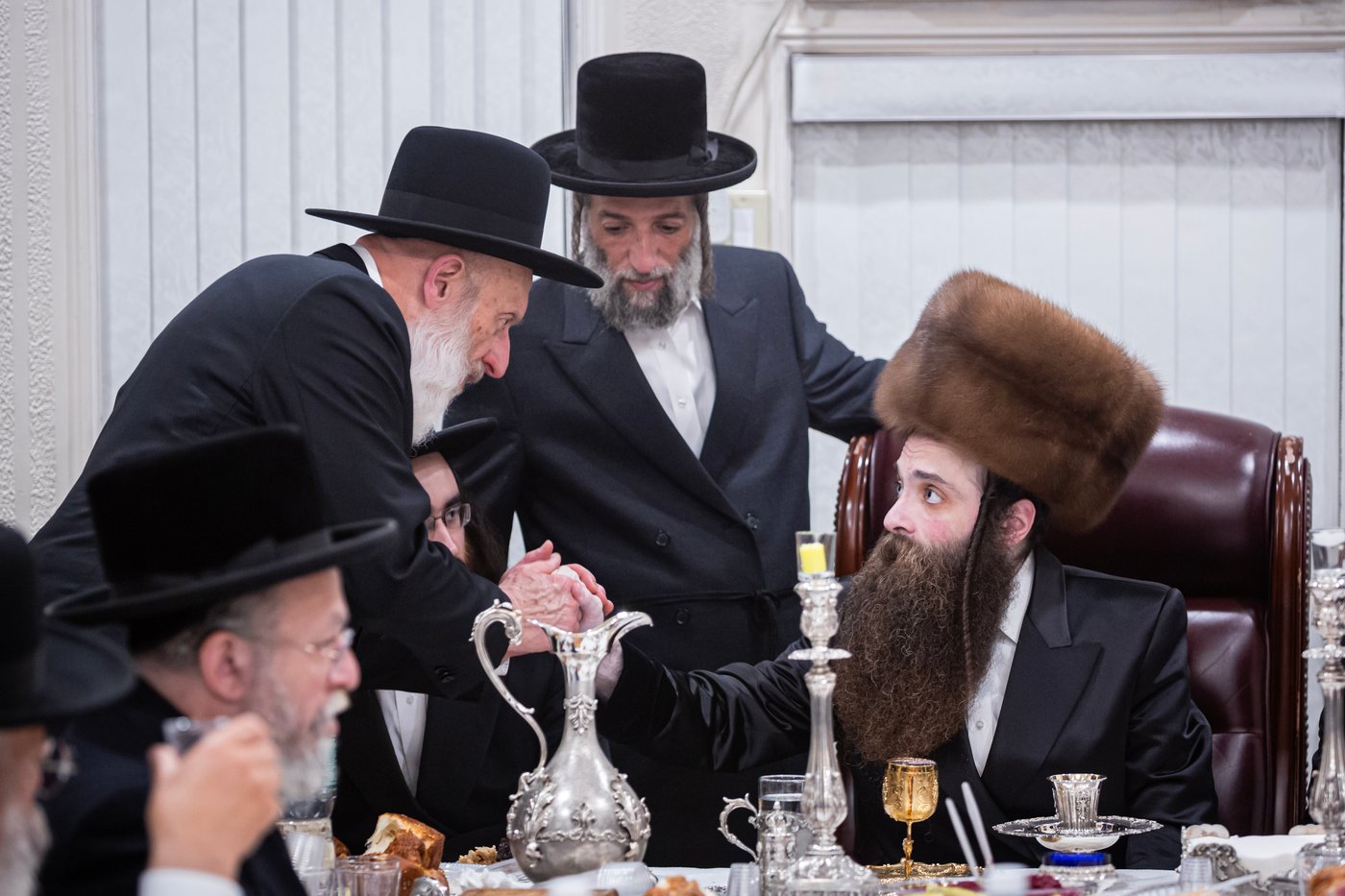 האדמו"ר מקאסוב בסעודת ראש חודש אלול