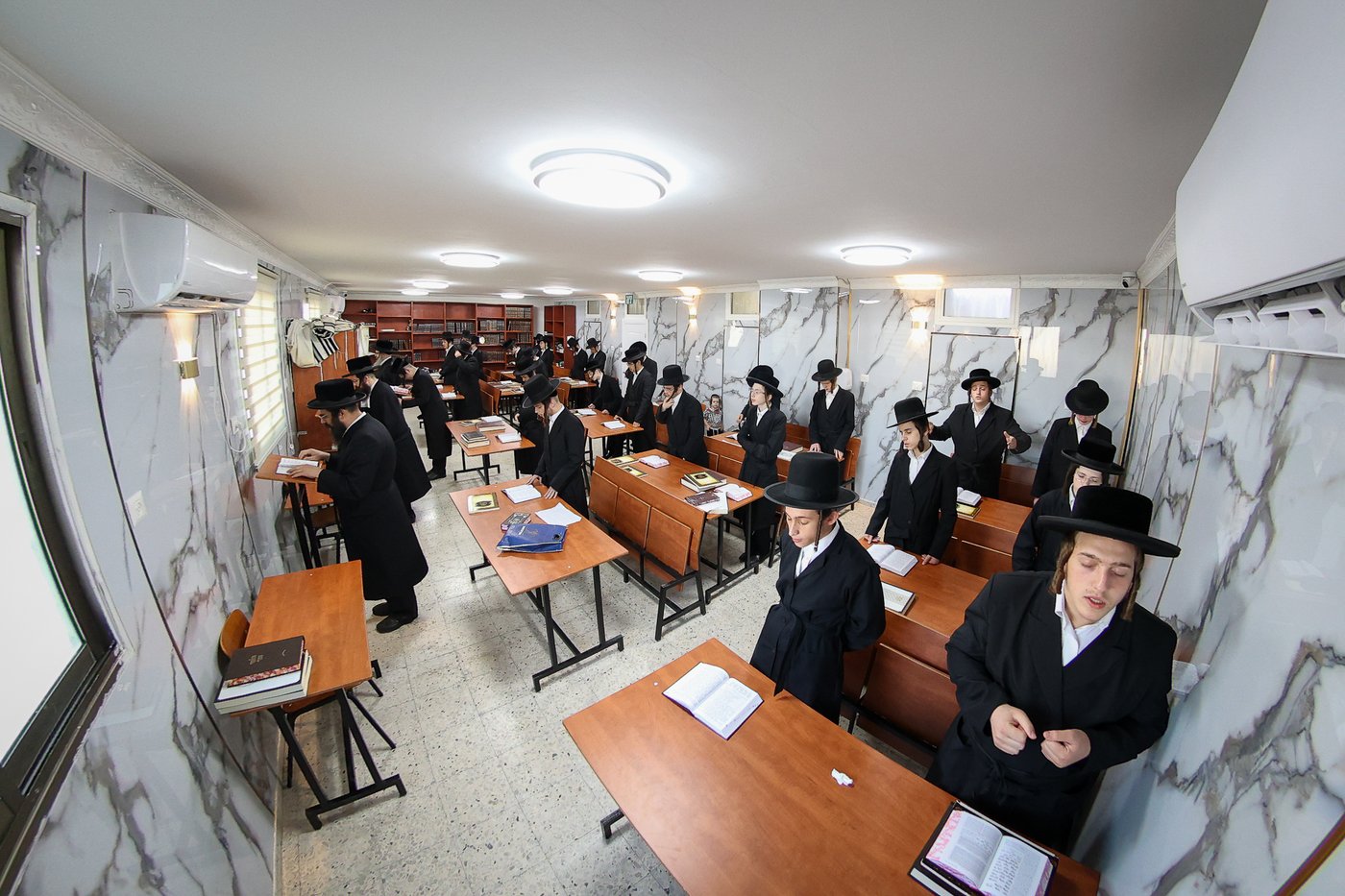 פתיחת הזמן בישיבת מהרי"ט בבני ברק