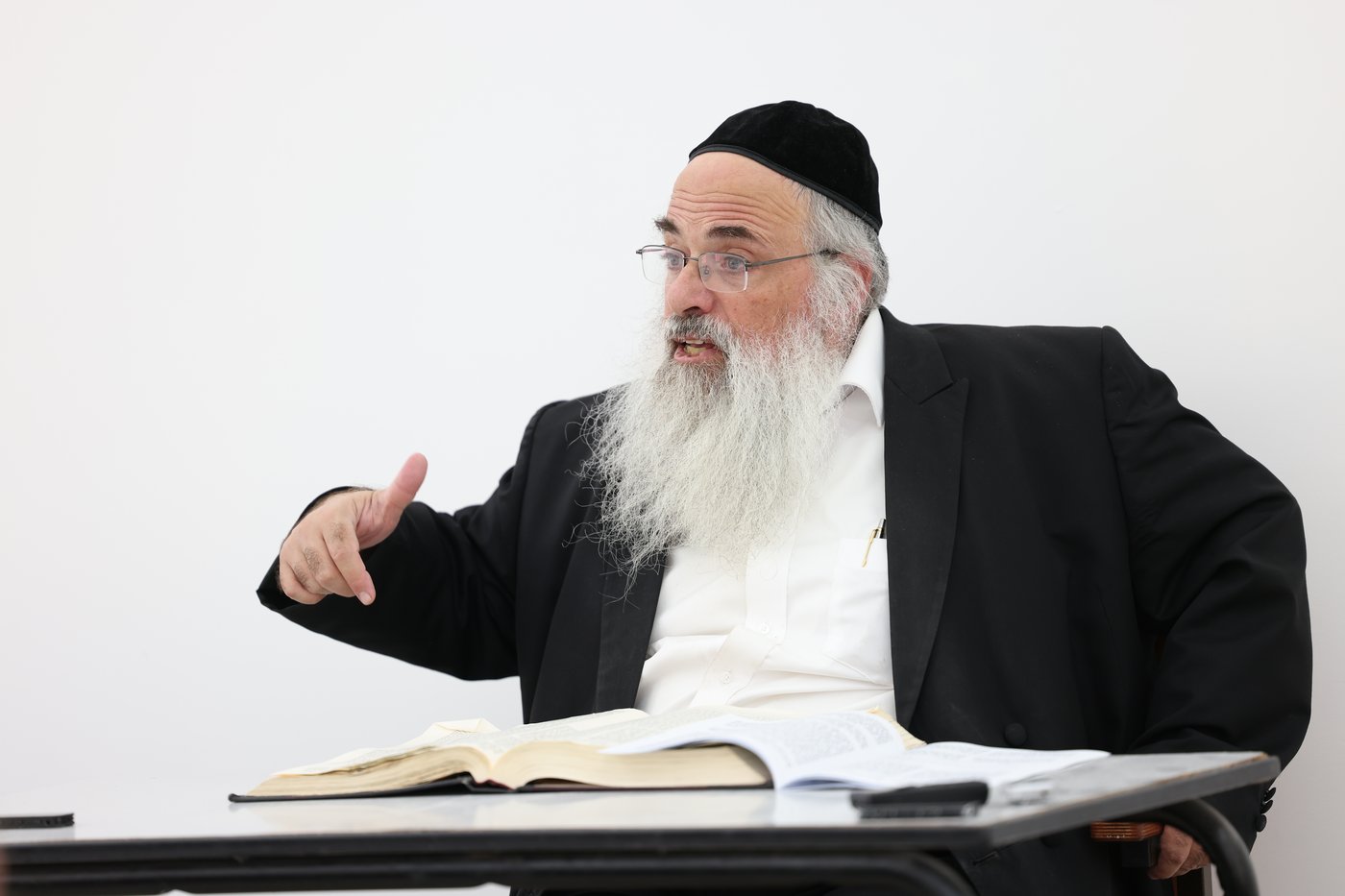 פתיחת הזמן בישיבת סלבודקה בבני ברק