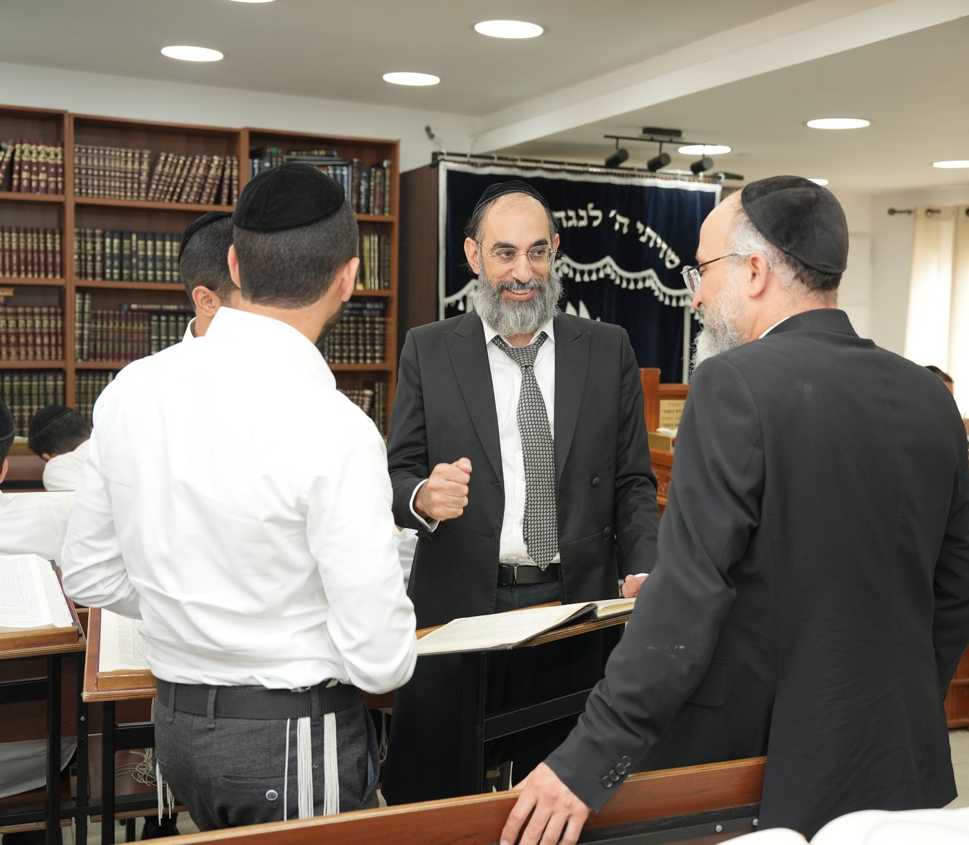 פתיחת הזמן בישיבת 'אמרי חכמה'