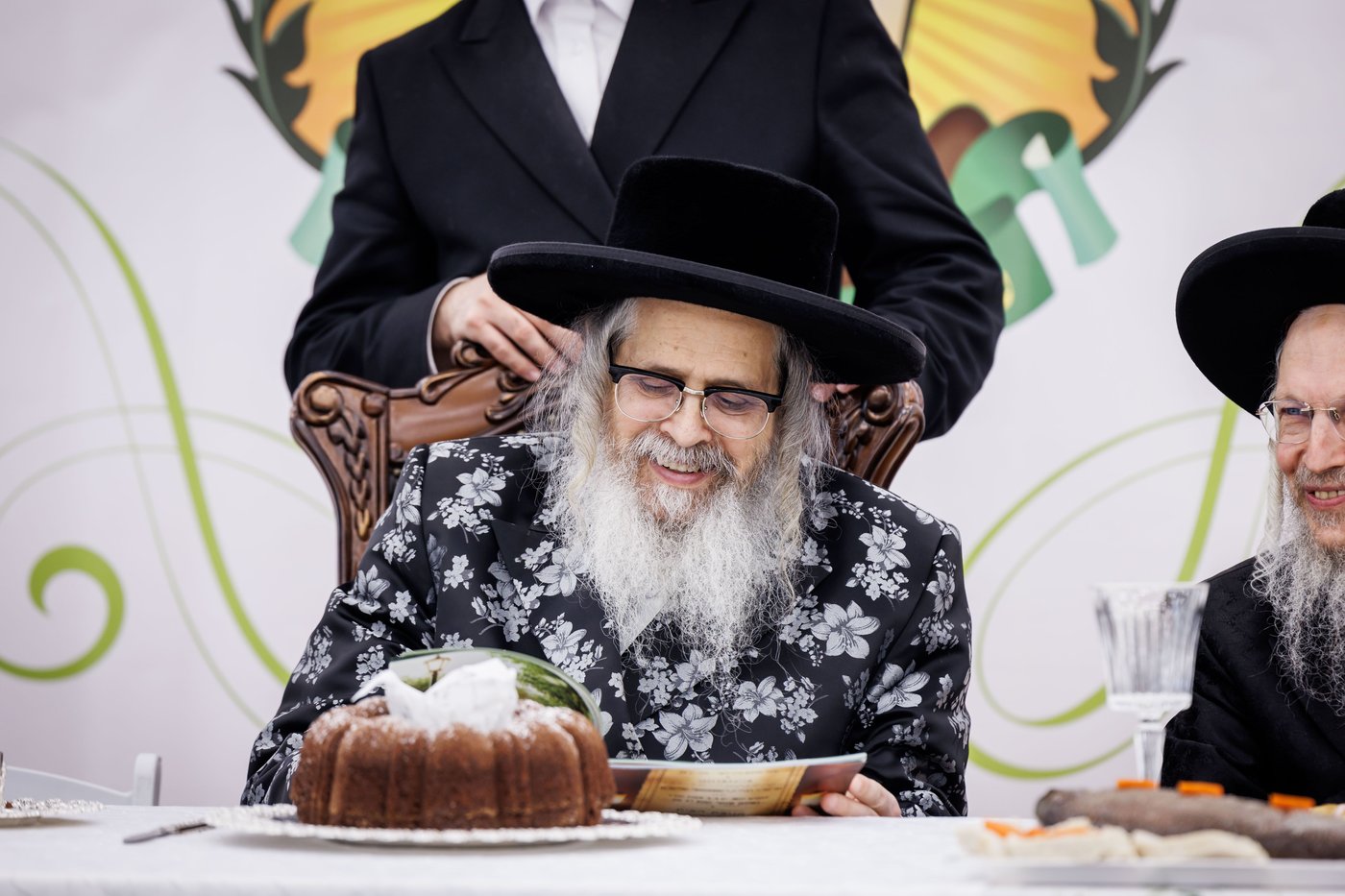 האדמו"ר מסאטמר בביקור במחנה 'רב טוב' בהרי הקאנטרי