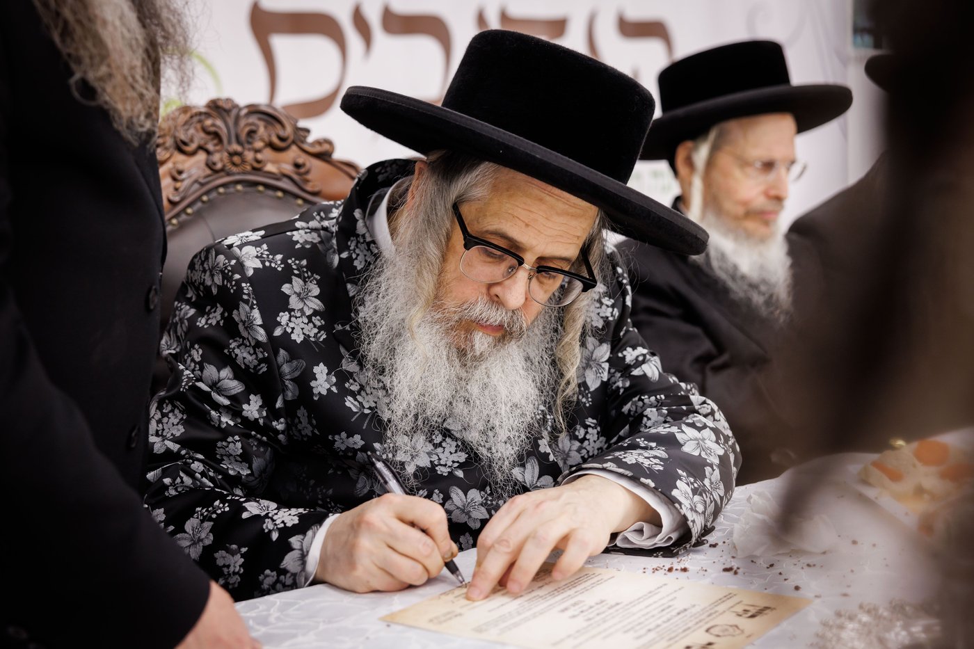 האדמו"ר מסאטמר בביקור במחנה 'רב טוב' בהרי הקאנטרי