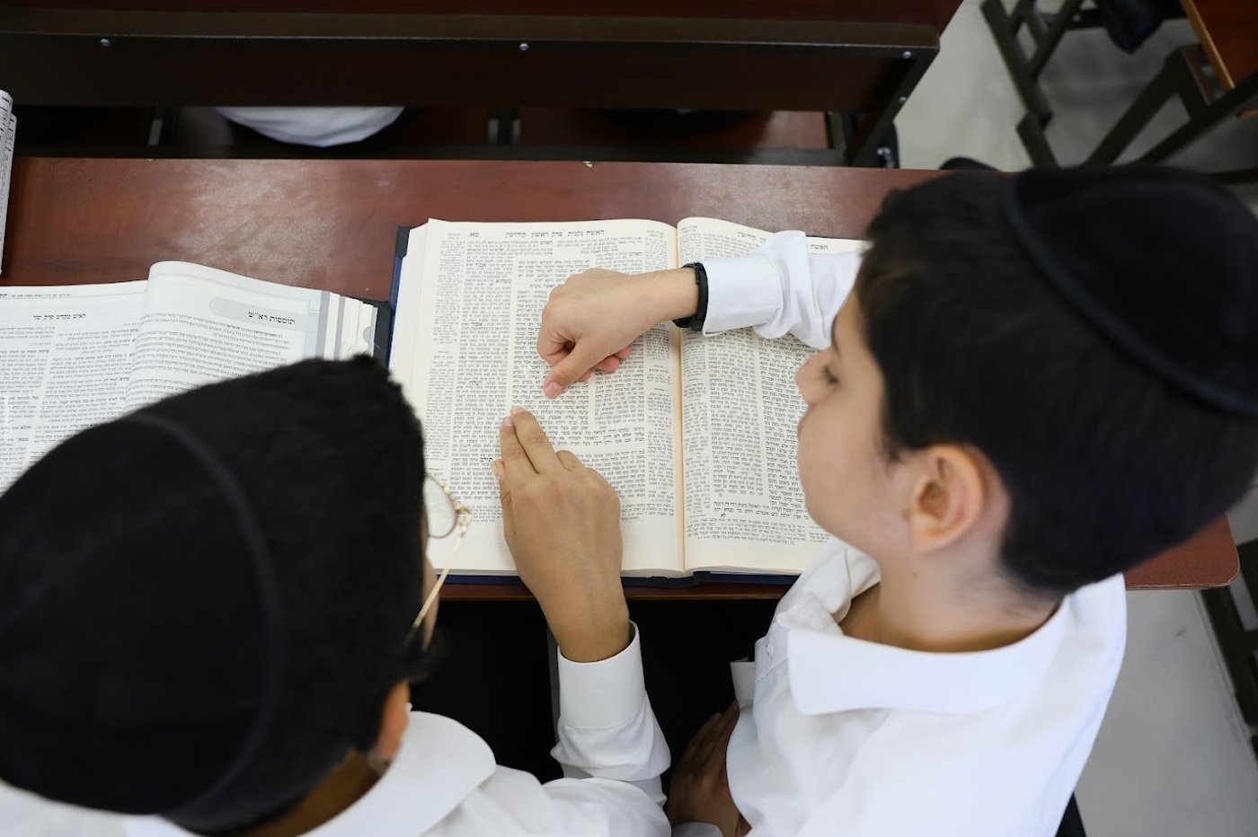 ראש העיר ליאון פתח את שנת הלימודים בת"ת 'לחם ביכורים' | תיעוד