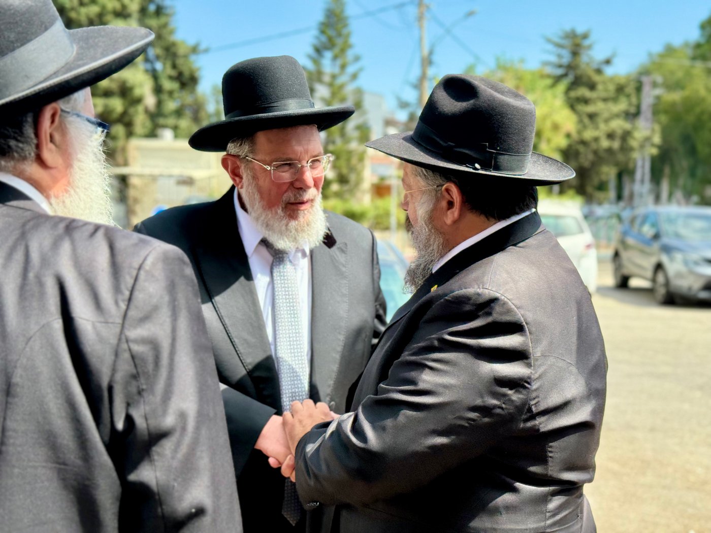 הגר"ק בר בביקור בישיבת 'תומכי תמימים ליובאוויטש' בקריות