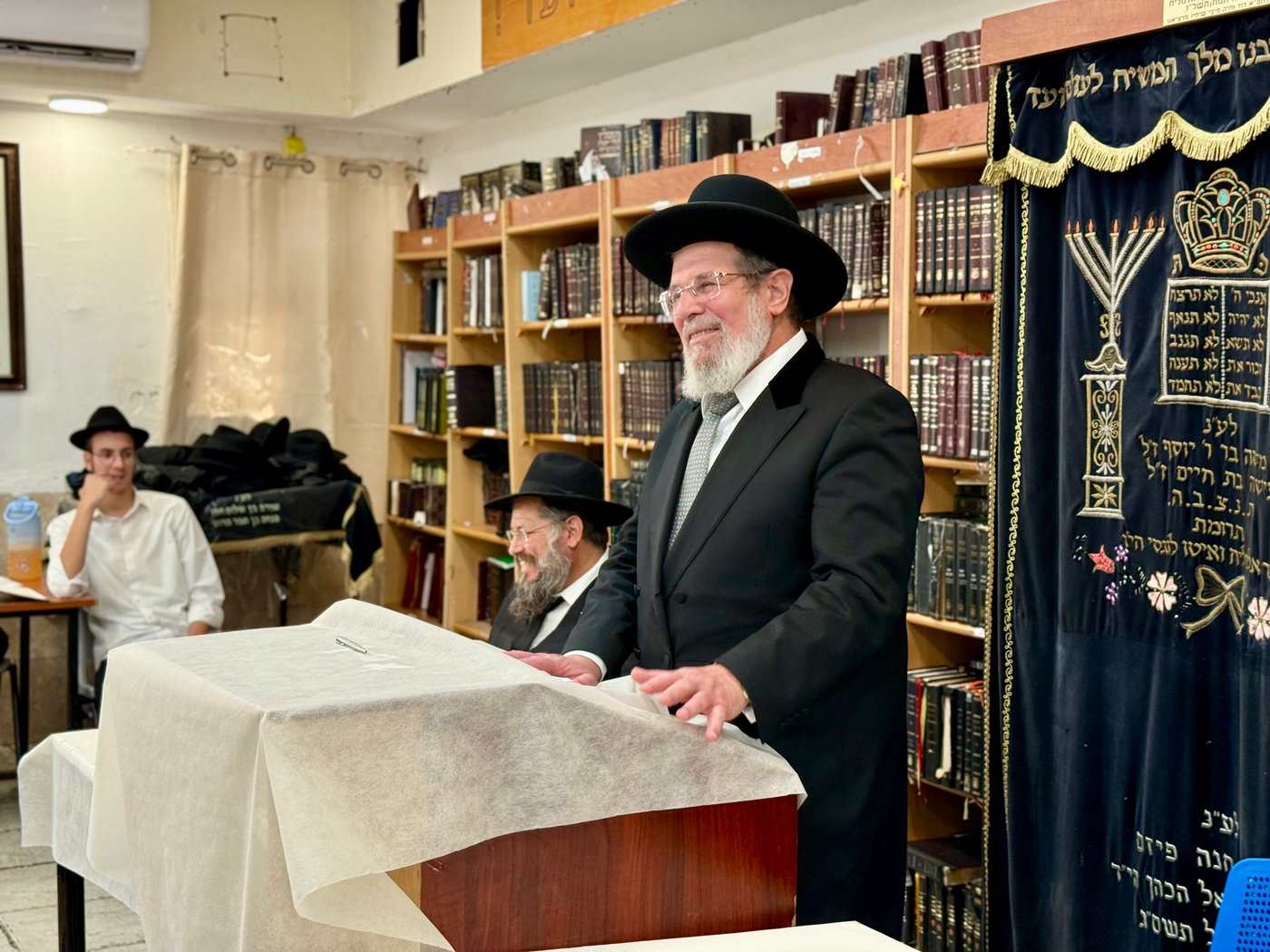 הגר"ק בר בביקור בישיבת 'תומכי תמימים ליובאוויטש' בקריות