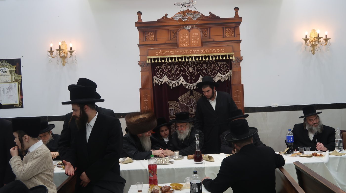 שמחת בר מצוה לבן זקוניו של האדמו"ר מלעלוב בראנוביץ