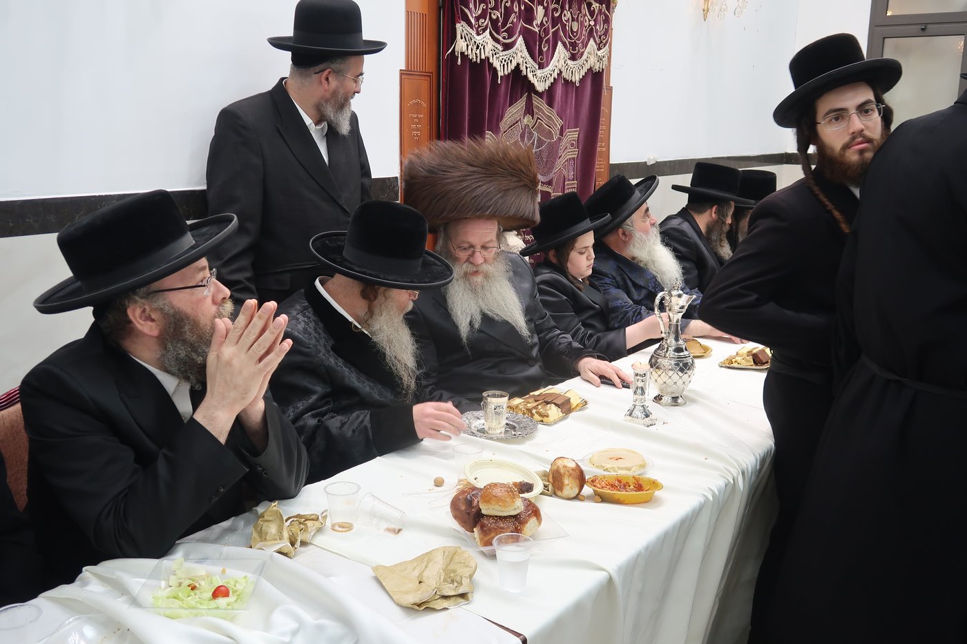 שמחת בר מצוה לבן זקוניו של האדמו"ר מלעלוב בראנוביץ