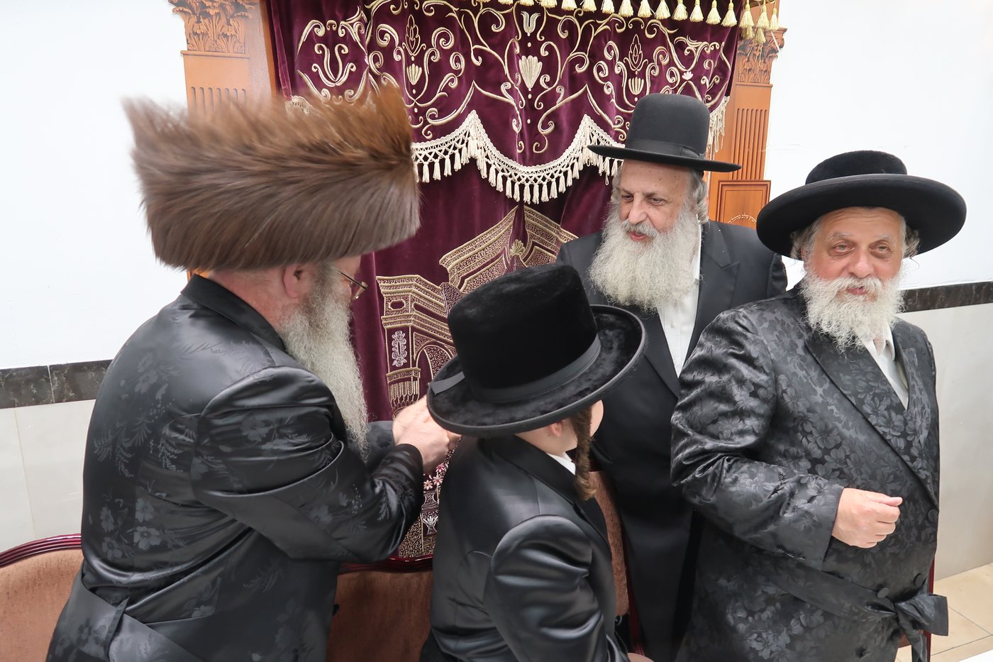 שמחת בר מצוה לבן זקוניו של האדמו"ר מלעלוב בראנוביץ
