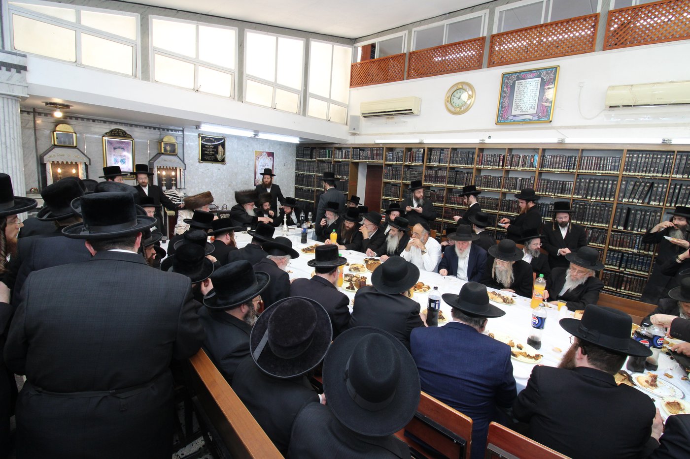 שמחת הברית בחצה"ק נדבורנה י-ם, ביאלה רמת אהרן