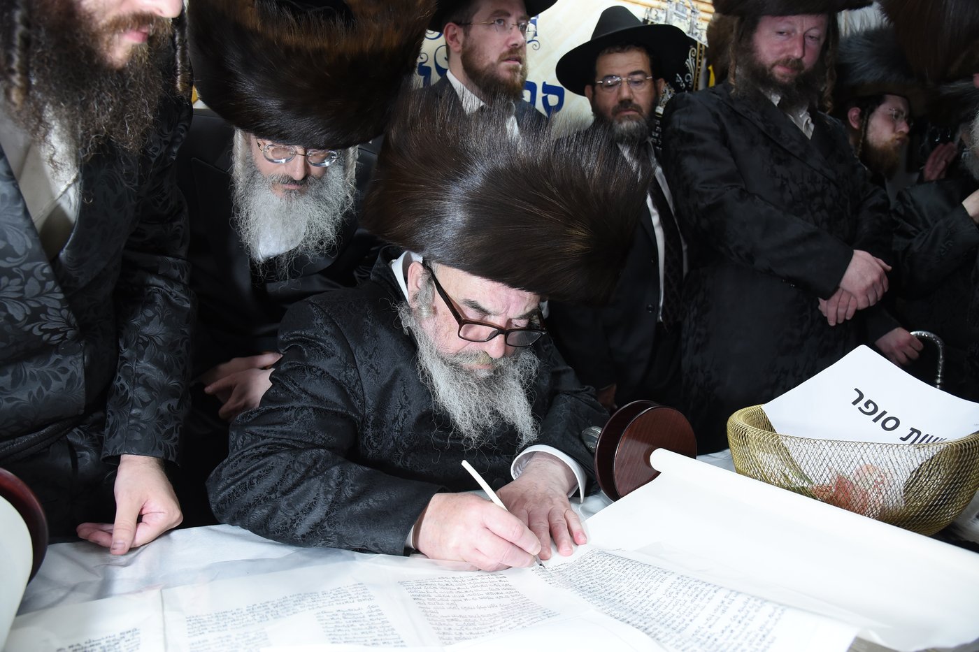 הכנסת ספר תורה לע"נ האברך הקדוש הרב אלתר שלמה לדרמן הי"ד