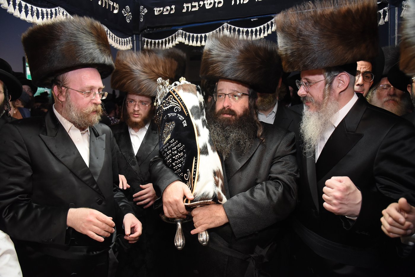 הכנסת ספר תורה לע"נ האברך הקדוש הרב אלתר שלמה לדרמן הי"ד