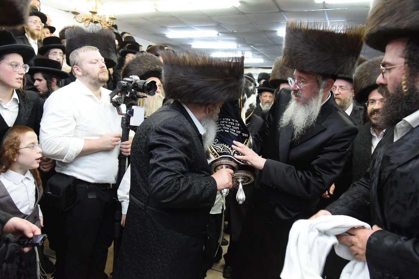הכנסת ספר תורה לע"נ האברך הקדוש הרב אלתר שלמה לדרמן הי"ד
