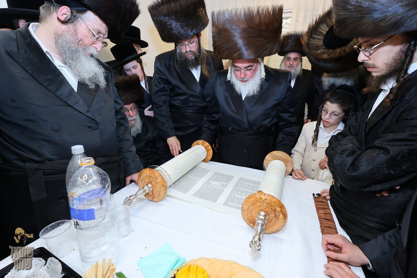 הכנסת ספר תורה לישיבה לצעירים דחסידי בעלזא חיפה