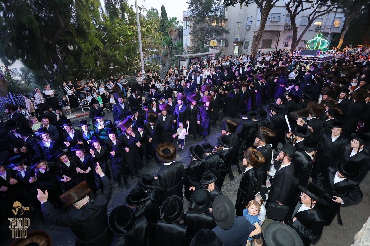 הכנסת ספר תורה לישיבה לצעירים דחסידי בעלזא חיפה