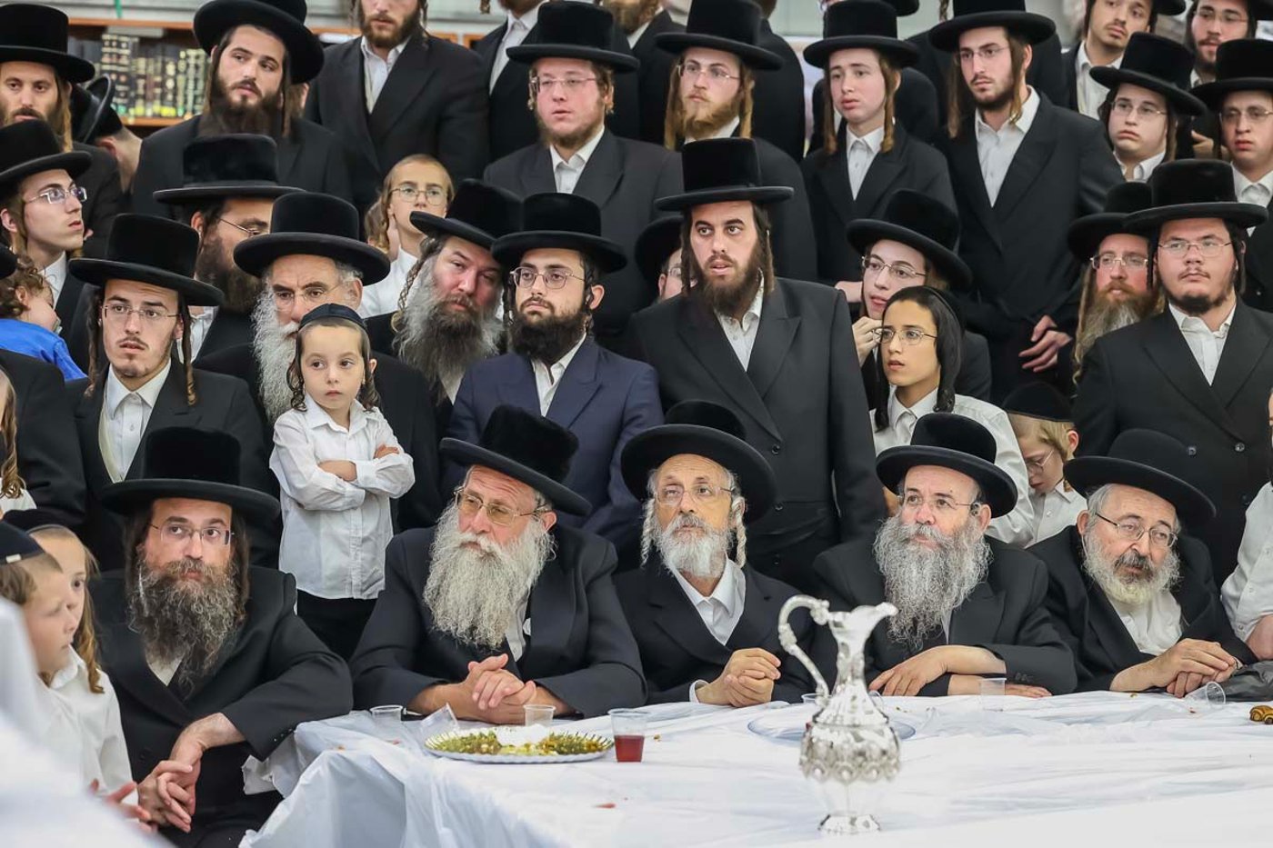 מעמד קביעת מזוזה לבית המדרש צאנז באלעד