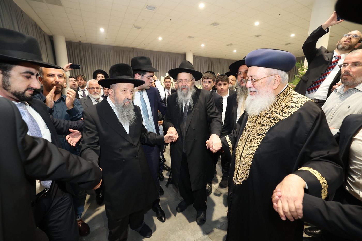 שמחת נישואי נכדתם של הראשל"צ הגרש"מ עמאר, והגרב"צ מוצפי 