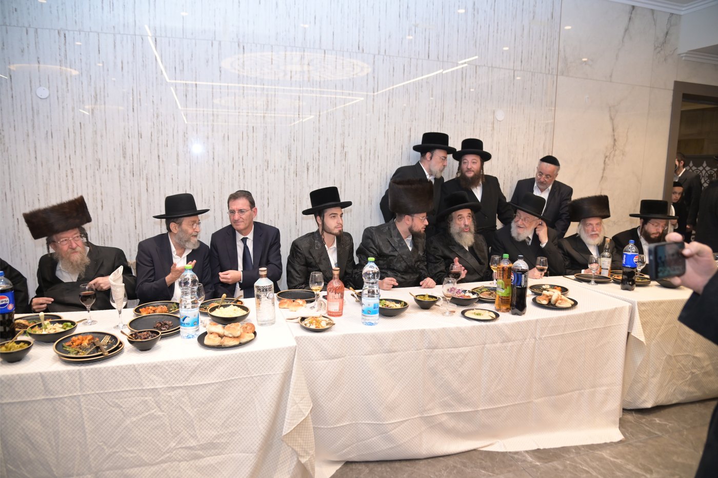 שמחת אירוסי בת איש התקשורת ישראל כהן