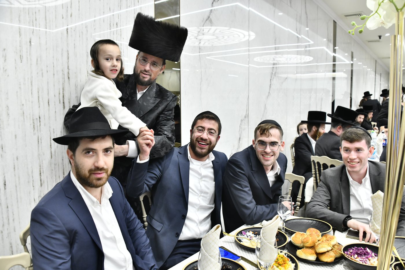 שמחת אירוסי בת איש התקשורת ישראל כהן