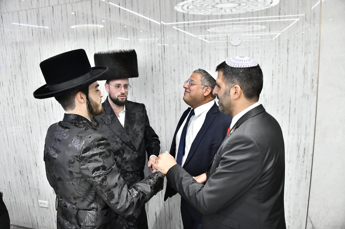 שמחת אירוסי בת איש התקשורת ישראל כהן