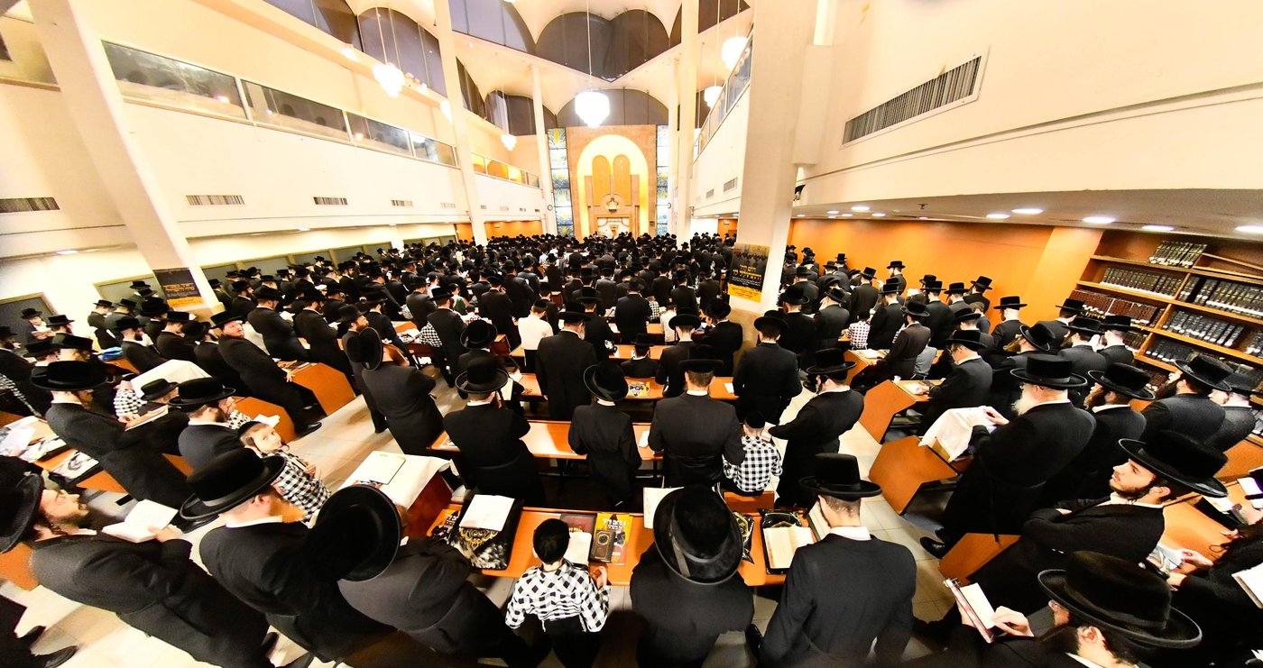 סליחות ראשונות בחצה"ק נדבורנה