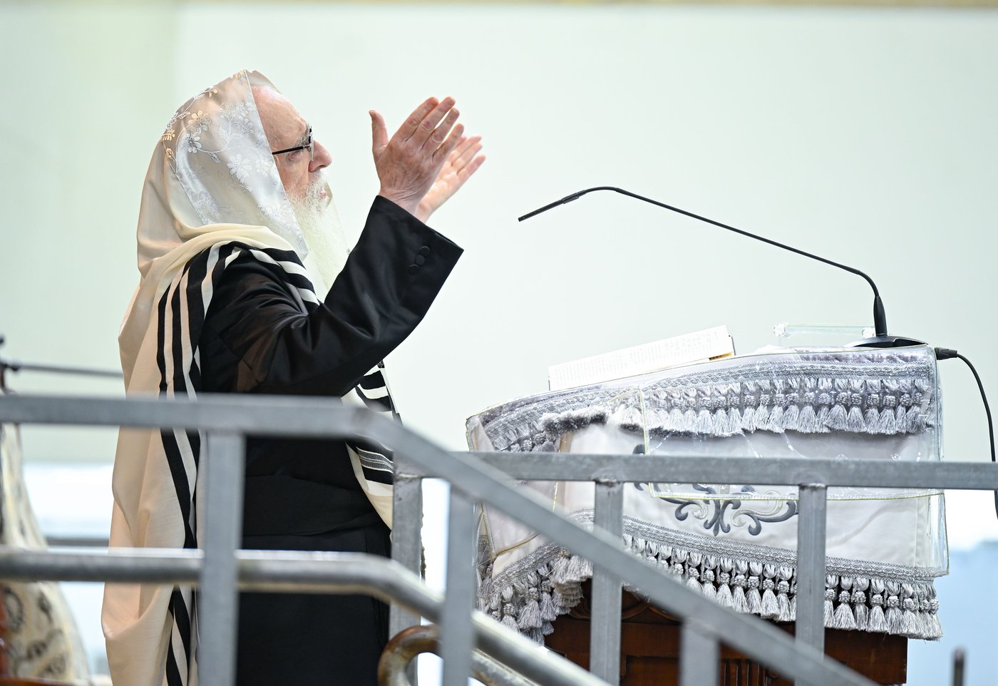 א' דסליחות בחצה"ק צאנז
